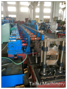 guardrail roll forming machine .