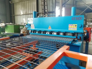 Wire Mesh Cable Tray T Type Welding Machine3