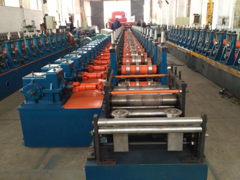 z beam storage rack machine