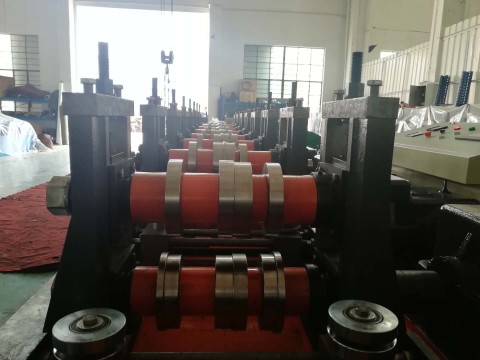 rack bracket beam roll forming machine